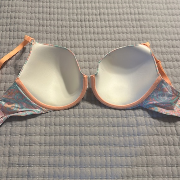 Victoria’s Secret perfect coverage bra - Picture 2 of 4